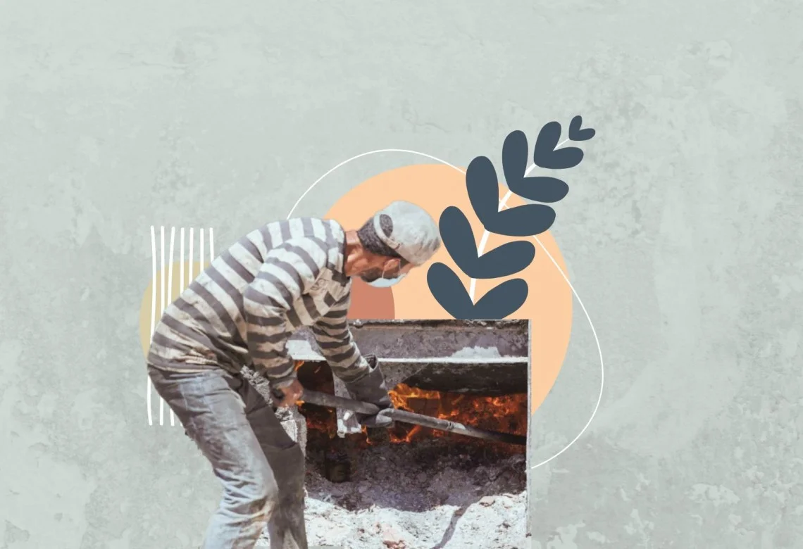 الغزيون يصنعون وقوداً: بطولة كارثية على الصحة والبيئة