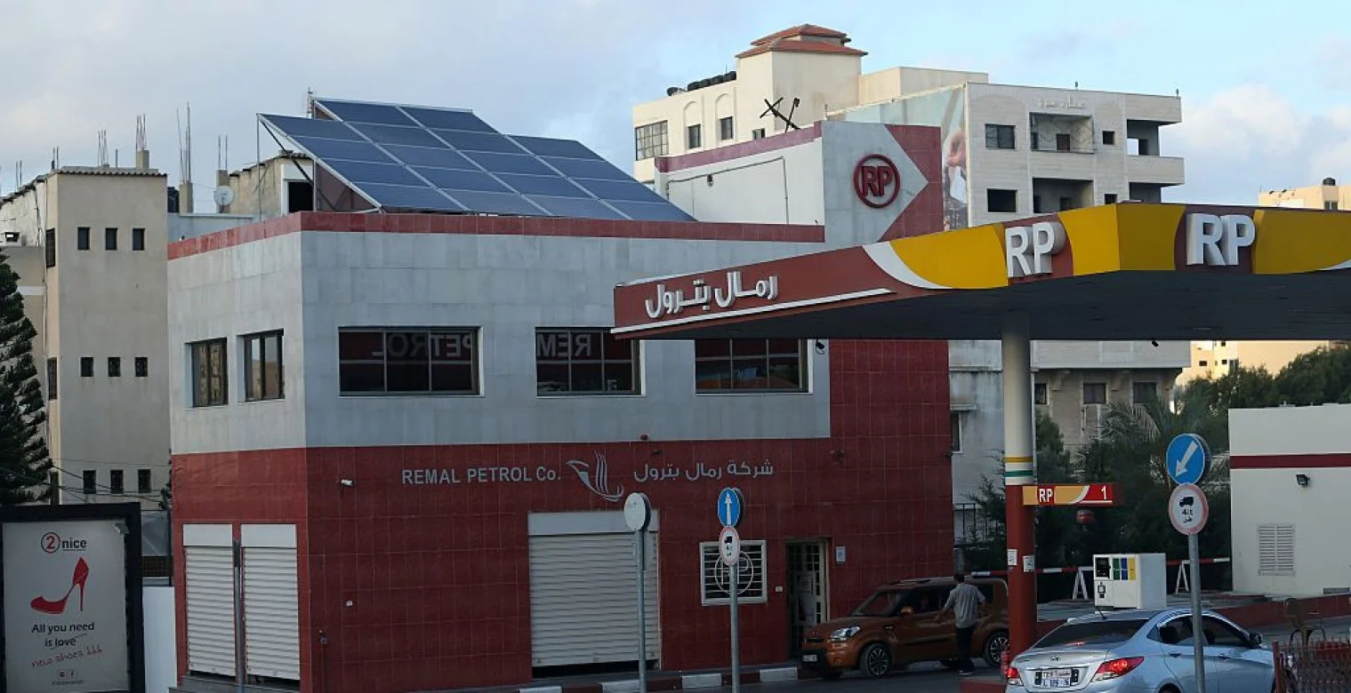 غزة: محطات الوقود قنابل صامته بين السكان