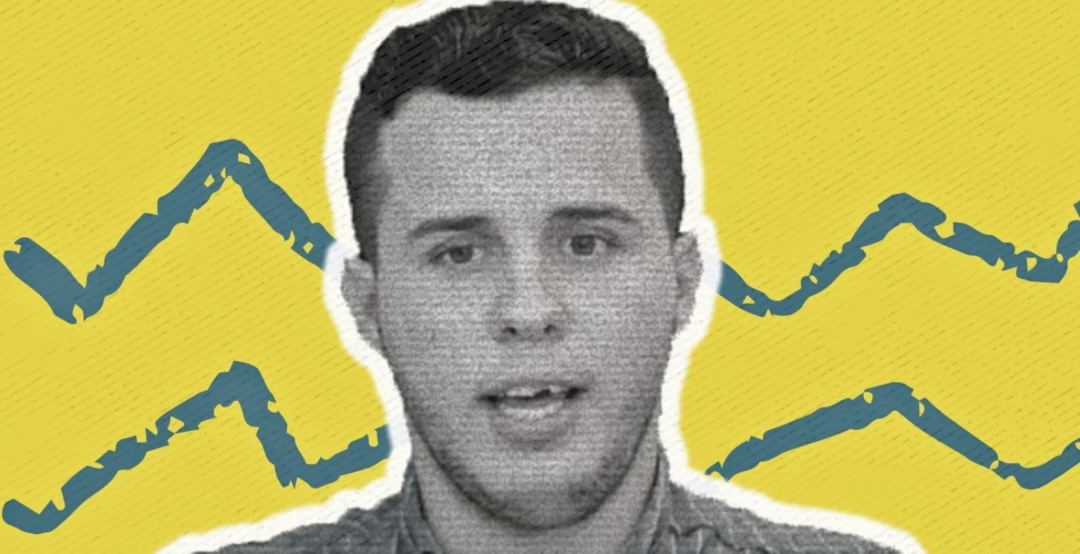 علاء محاصرًا في منزله بسبب توقف كرسيه الكهربائي عن العمل 