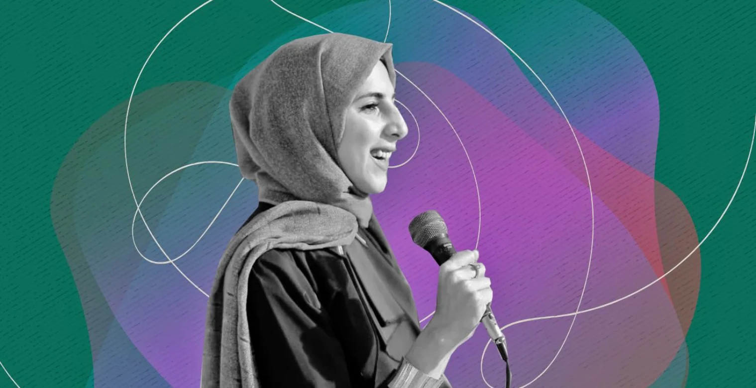 "سارة" تواجه تحديات المجتمع بالميكروفون 
