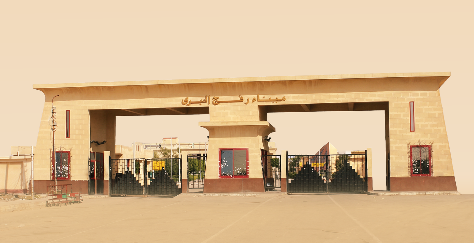 معبر رفح: مرضى وعالقون على صفيح الانتظار الساخن