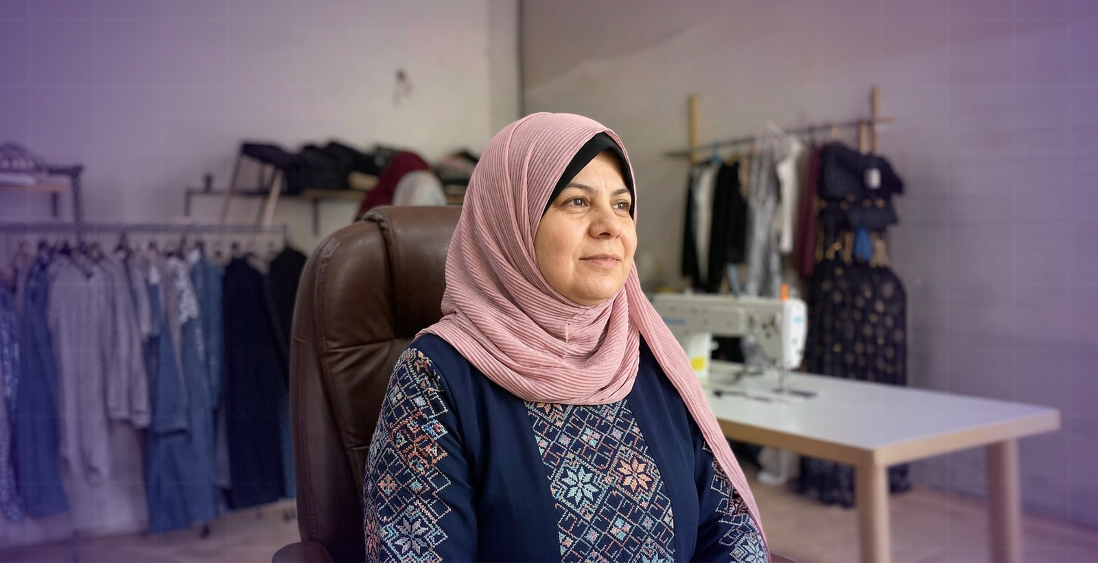 البابا تعيد بناء مشروع العباءات من الصفر