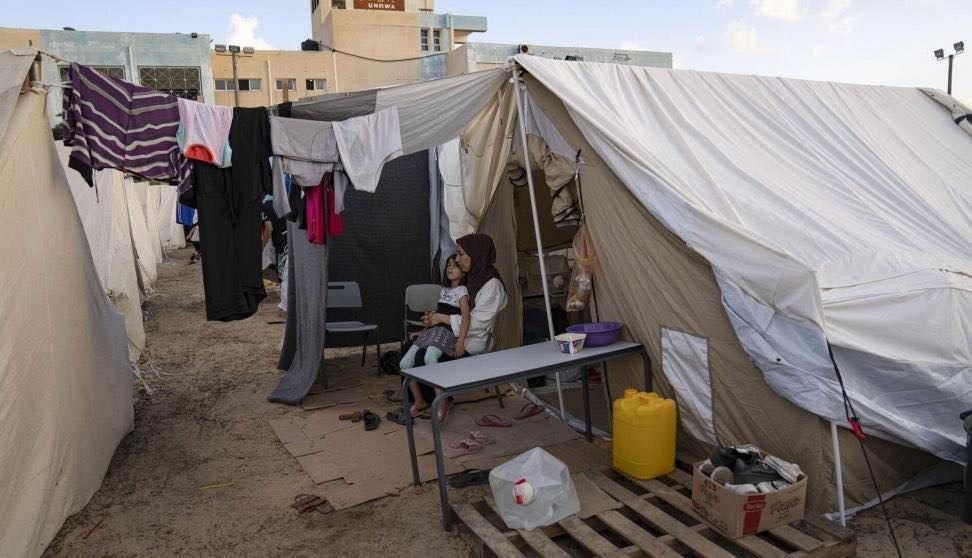 نساء غزة تحت الحر: العرق يتصبب والجلد يئن